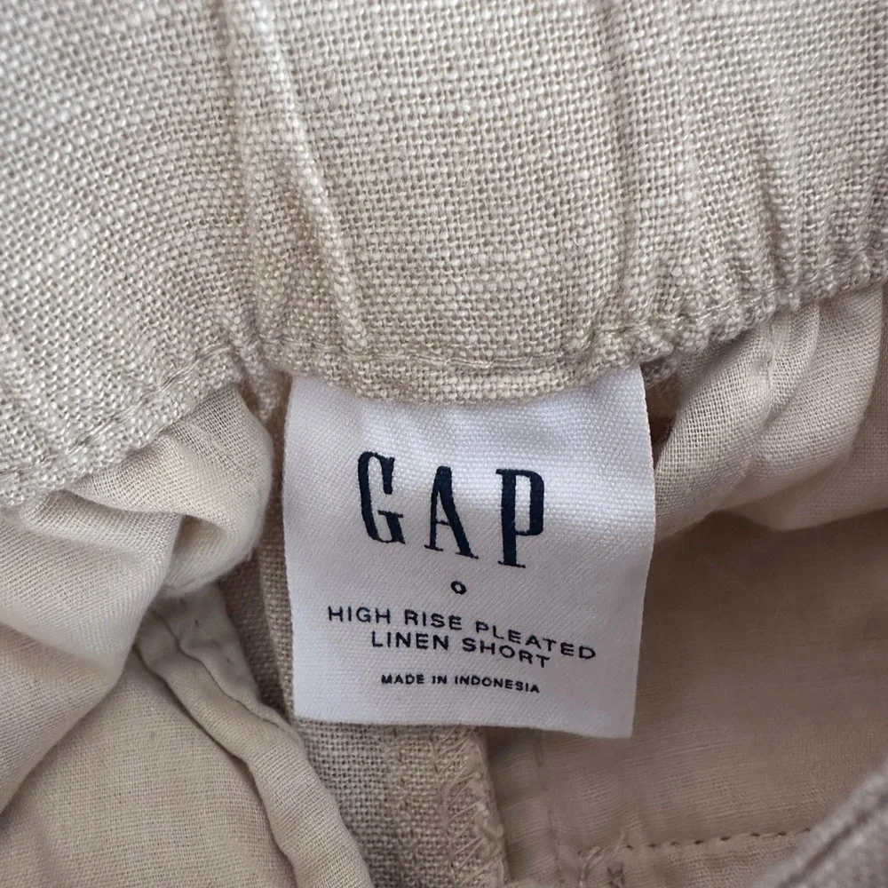 GAP Women's High Rise Pleated Linen Shorts - Size 0 - Excellent Condition!